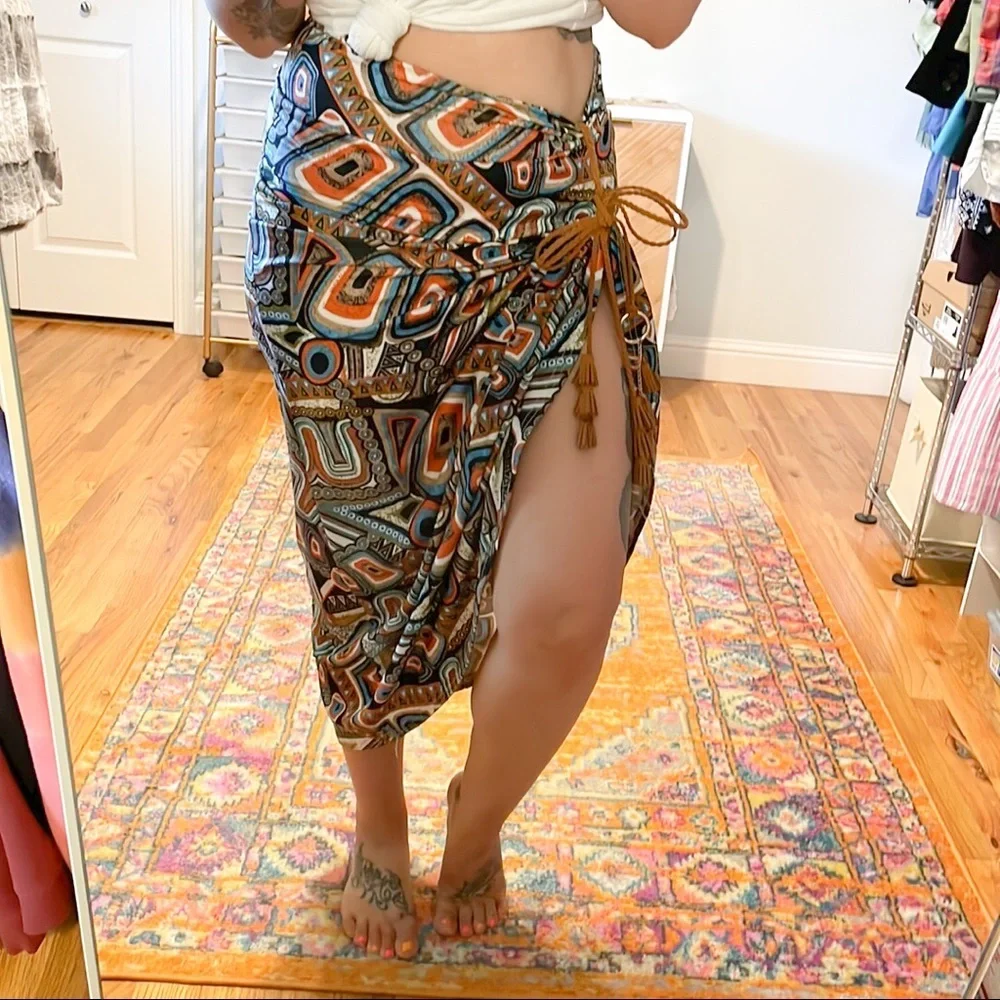 Abstract Patterned Fitted High Waisted Stretch Maxi Skirt - Picture 5 of 7